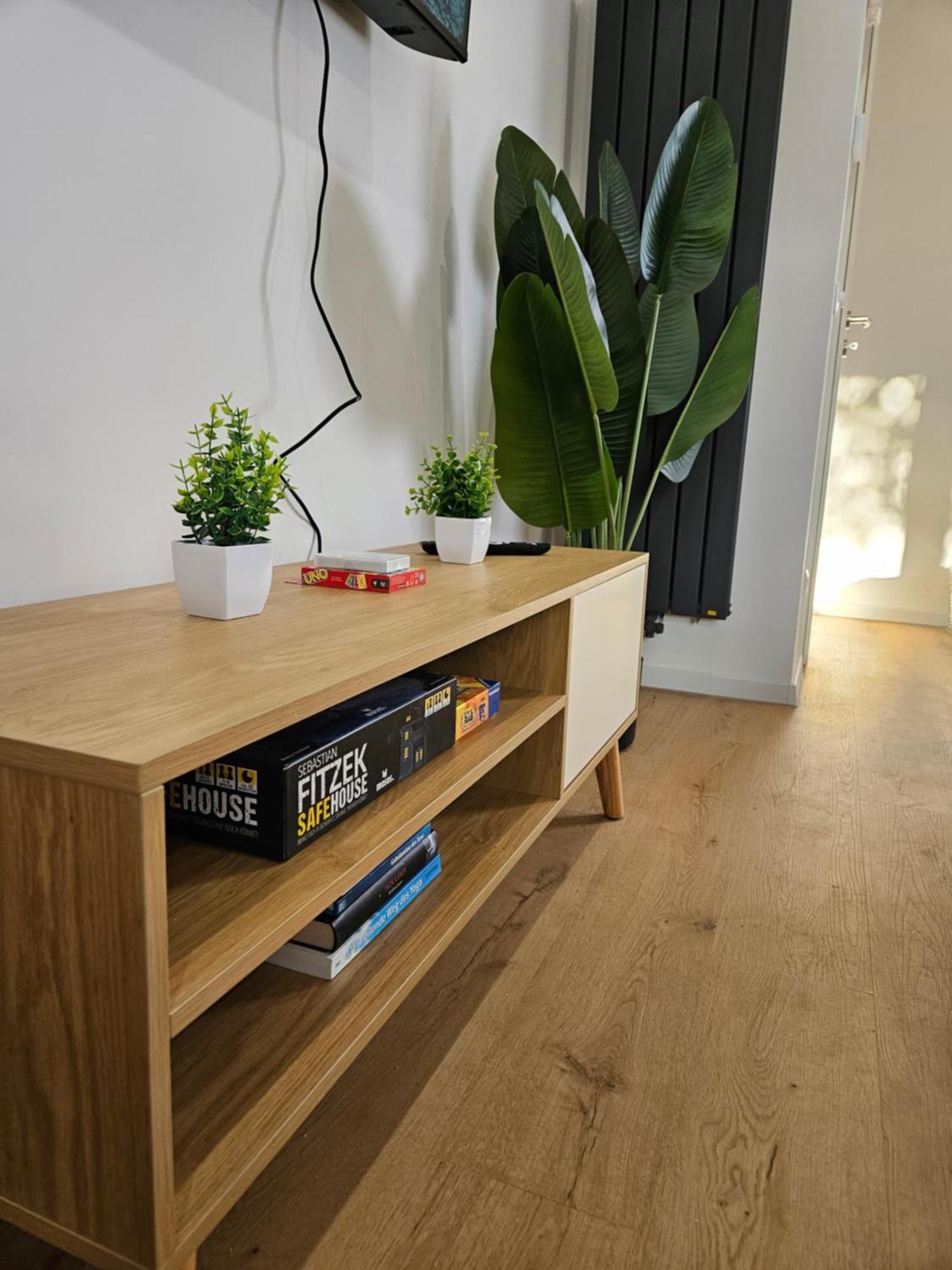 Modern Homes - Voll Ausgestatte Wohnung - Balkon - Hotelbetten - 4K Tv - Wlan Moers Exterior foto