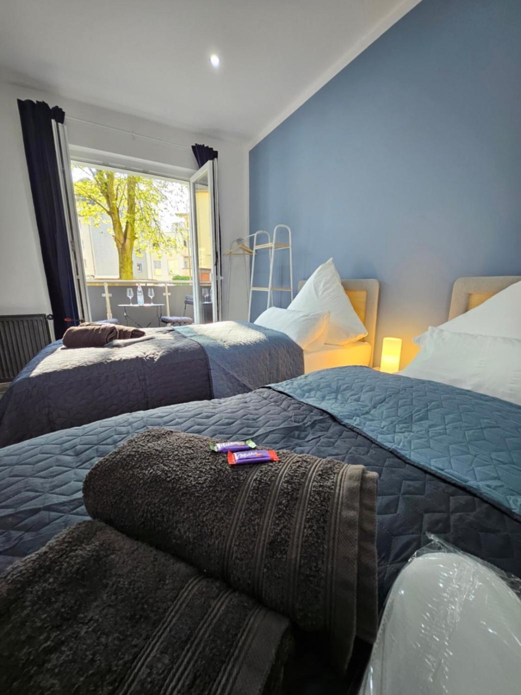 Modern Homes - Voll Ausgestatte Wohnung - Balkon - Hotelbetten - 4K Tv - Wlan Moers Exterior foto
