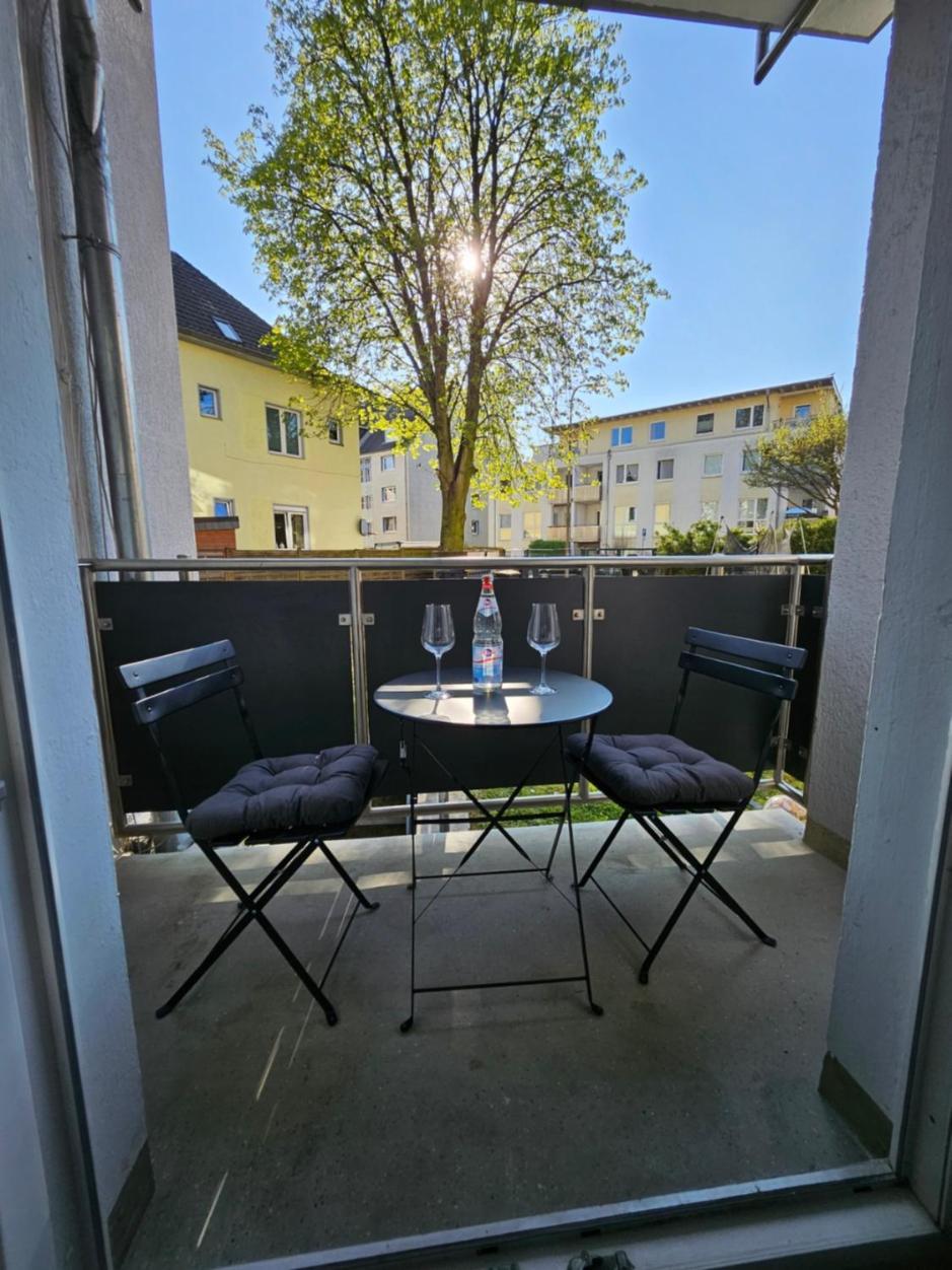 Modern Homes - Voll Ausgestatte Wohnung - Balkon - Hotelbetten - 4K Tv - Wlan Moers Exterior foto