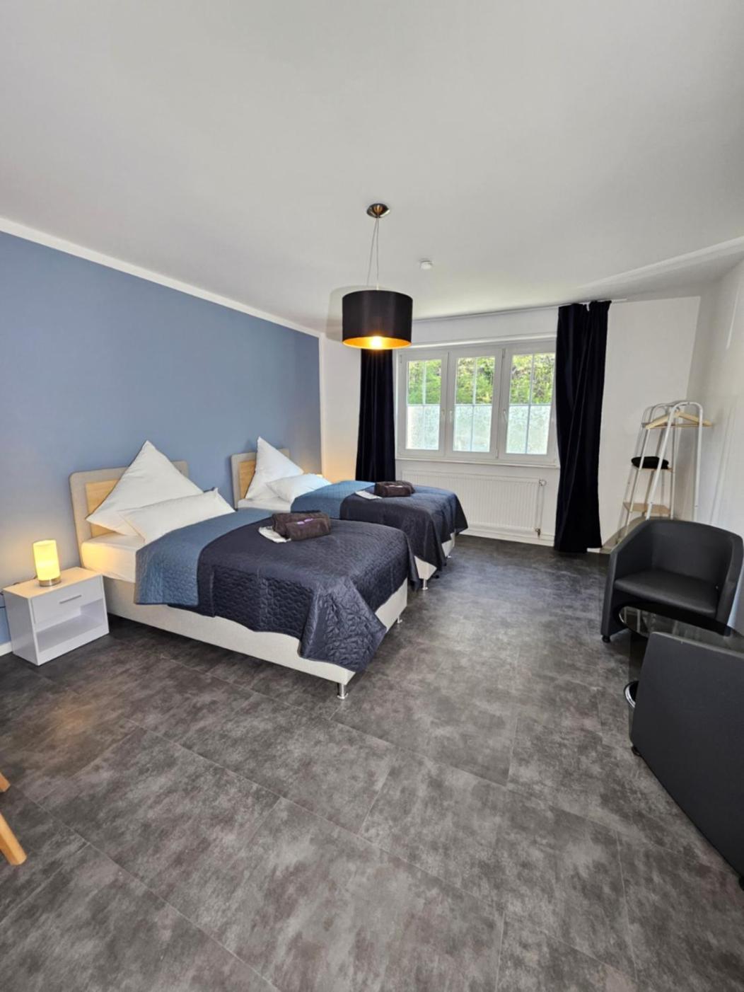 Modern Homes - Voll Ausgestatte Wohnung - Balkon - Hotelbetten - 4K Tv - Wlan Moers Exterior foto