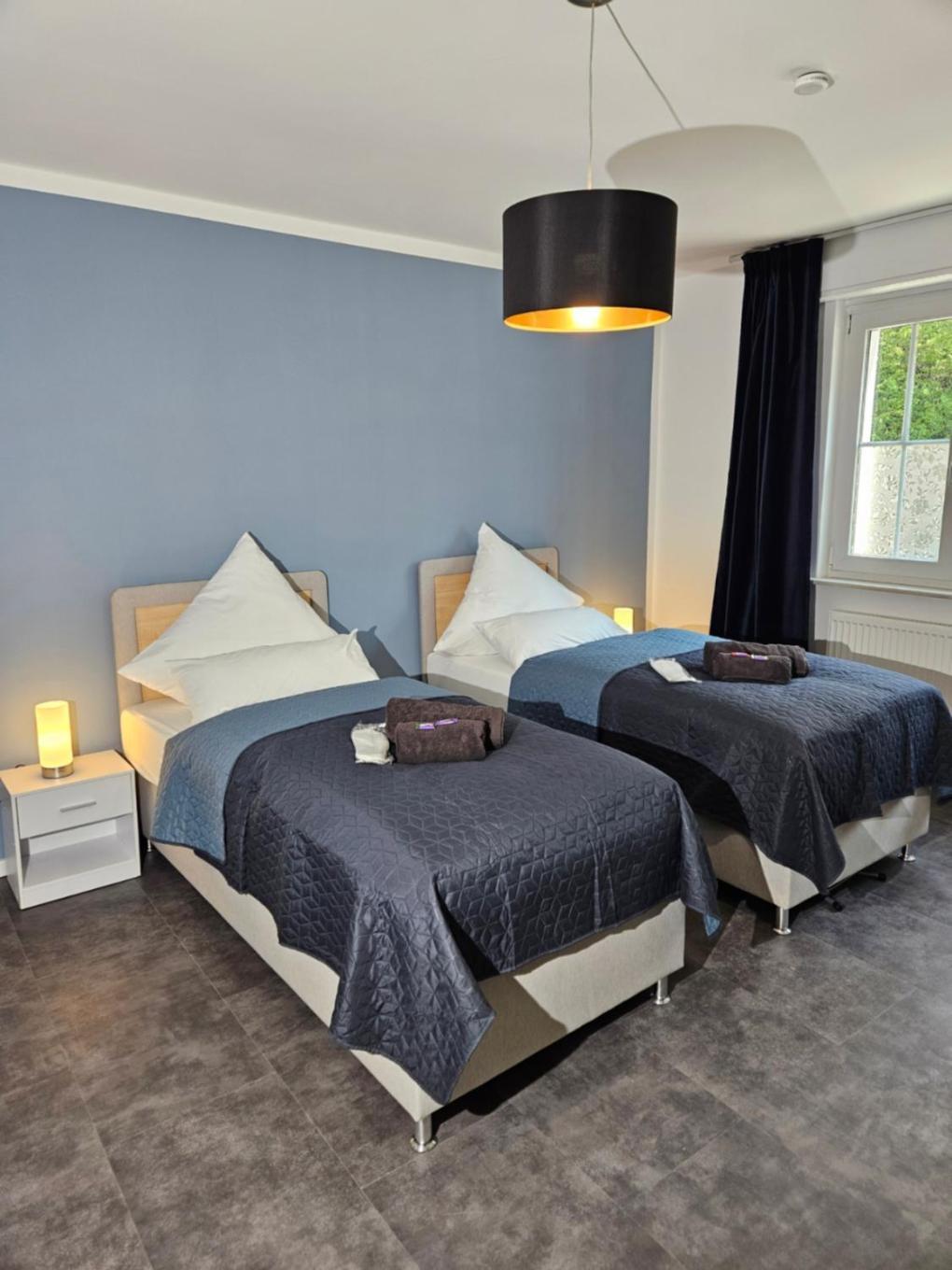 Modern Homes - Voll Ausgestatte Wohnung - Balkon - Hotelbetten - 4K Tv - Wlan Moers Exterior foto